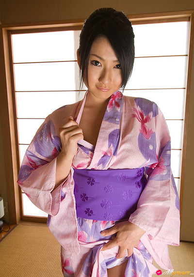 Megumi Haruka in Kimono Queen from All Gravure