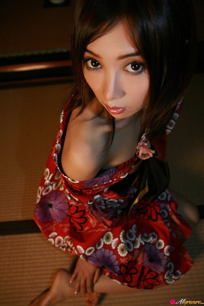 Yuri Yoshida in Kimono Desires from All Gravure