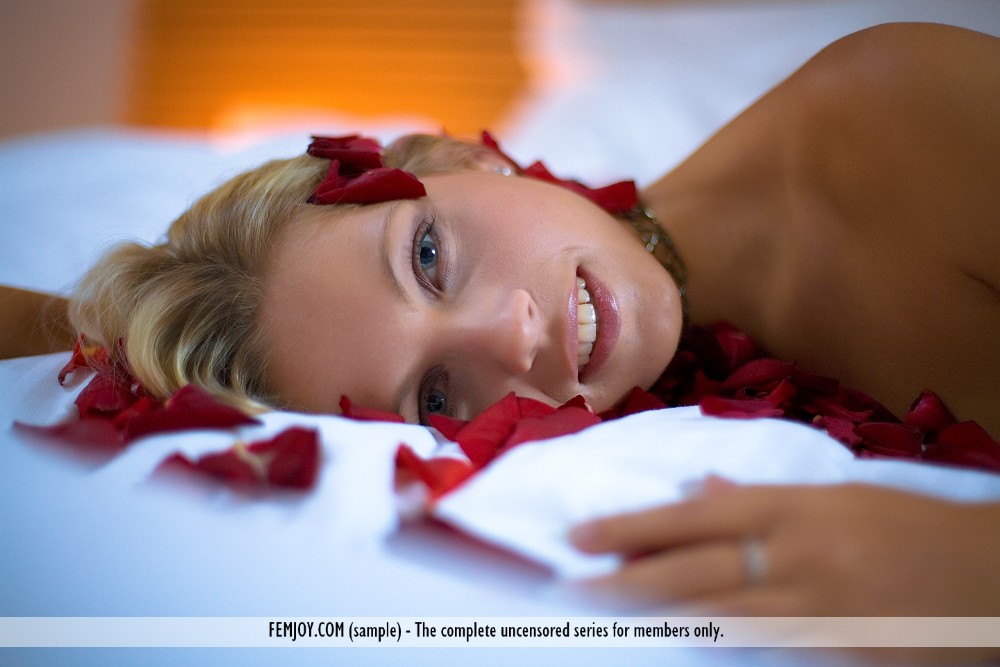 Jenni A in Femjoy set Kiss from a Rose