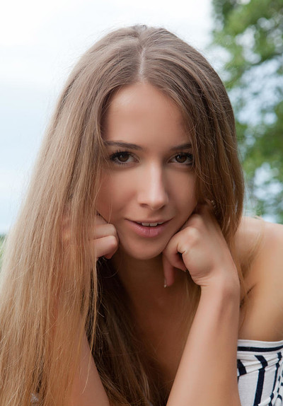 Lina Diamond in Investice from Metart