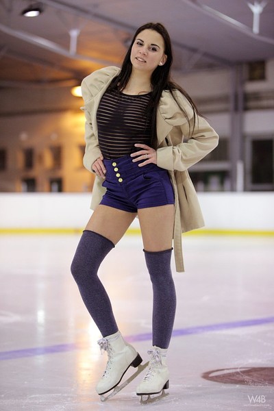Andys in Ice Skater from Watch4Beauty