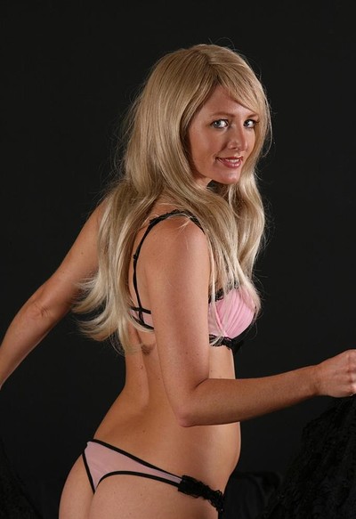 Sandy in  from Goddess Nudes