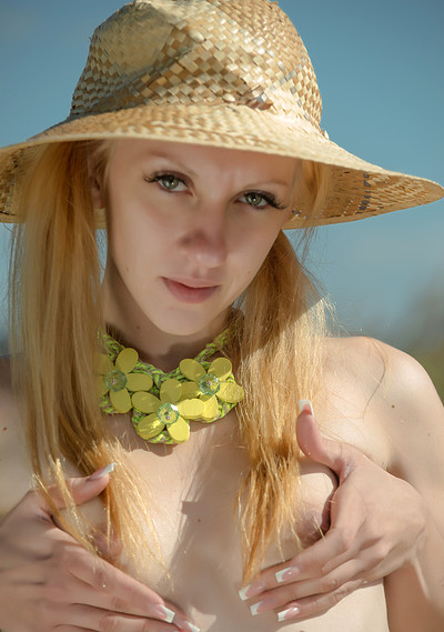 Amaliya in Color Of Happiness from Amour Angels