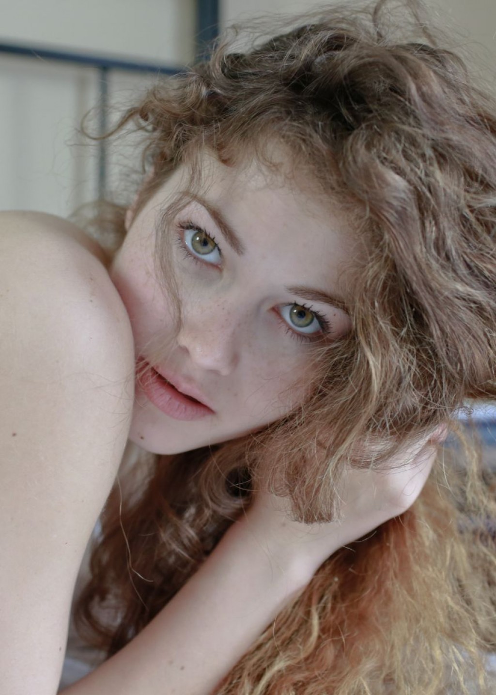 Vanessa in Yonitale set Bohemian Porcelain
