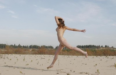 Jennifer L in  from Domai