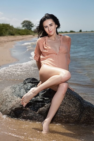Mona in Thedomi from Metart