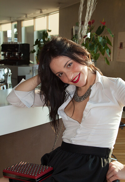 An interesting and horny day with an alluring doll Vincenza Boscone