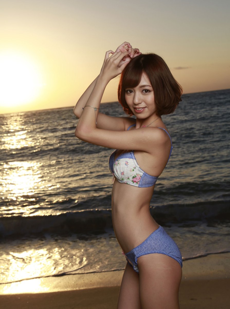 https://www.elitebabes.com/beautiful-beauty-aino-kishi-shows-off-her-stunning-body-in-falling-sun-4680/