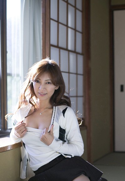 Ryo Hitomi in Summer Returns 2 from All Gravure