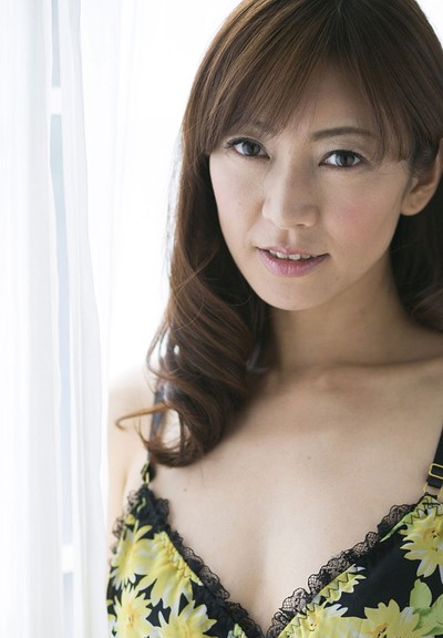 Ryo Hitomi in Touch And Tease from All Gravure