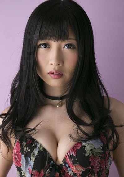 Oshimi Hibiki in Dark Haired Beauty from All Gravure