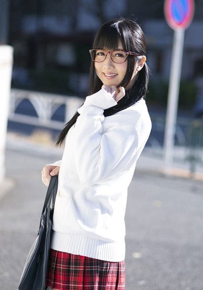 Oshimi Hibiki in Cutie Four Eyes from All Gravure