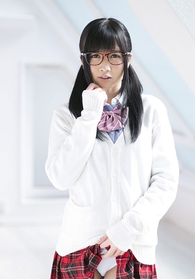 Oshimi Hibiki in Cutie Four Eyes from All Gravure