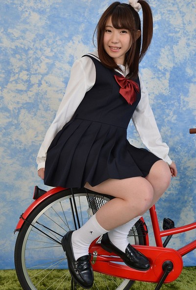 Airu Kaname in Free Ride from All Gravure