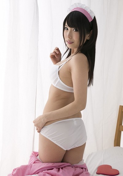 Arimura Chika in At Your Command from All Gravure