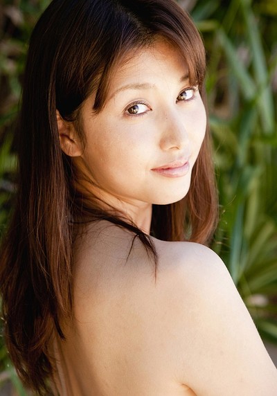 Manami Hashimoto in Beach Cove from All Gravure
