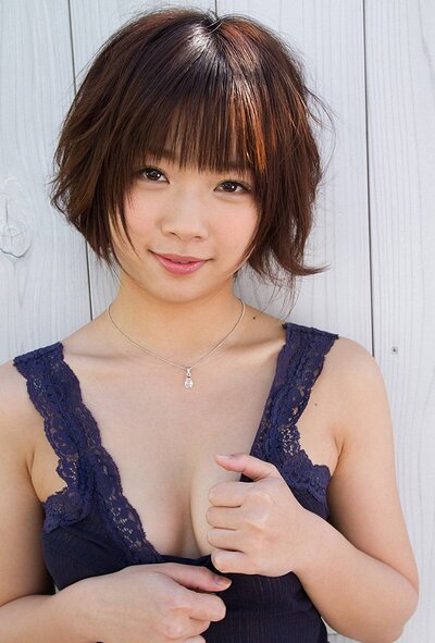 Beautiful stunner Mana Sakura charming in So Do You Like It