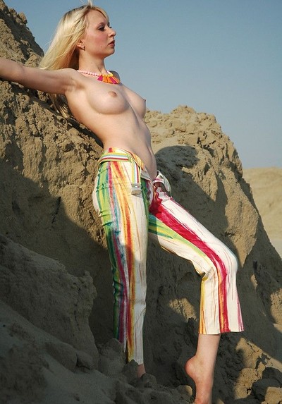 Aisha in Desert Rose from Skokoff