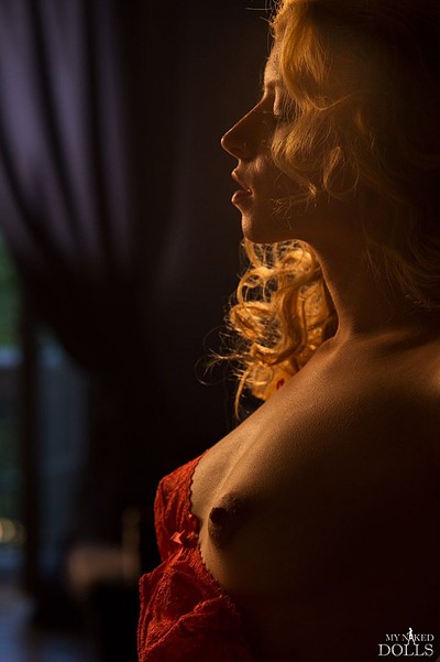 Zhaklin in A Graceful Temptress from My Naked Dolls
