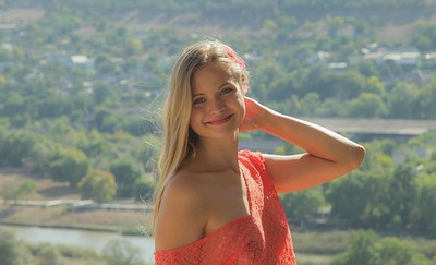 Linda in Smiling Girl from Teen Porn Storage