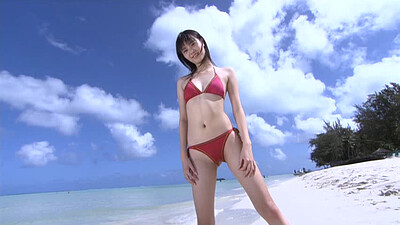 Perfectly Shaped all gravure beauty Yua Shinkawa  erotically poses in Miss Magazine 2010 Scene 5