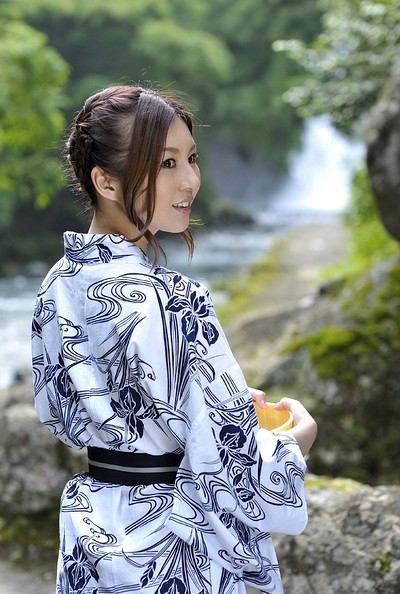 Yui Tatsumi in River Yui from All Gravure