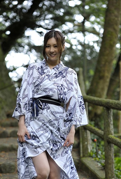 Yui Tatsumi in River Yui from All Gravure