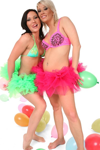 Niki Sweet and Iris in Duo from Istripper