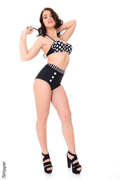 Sofia Ander in Retro Fit from 