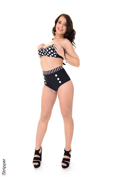 Sofia Ander in Retro Fit from 