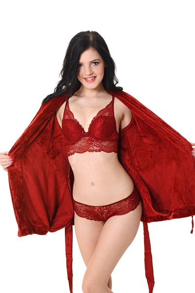 Anie Darling in Innocent Flirt from Istripper