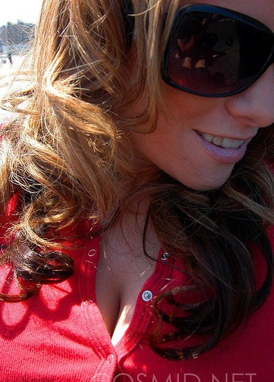 Lisa Davidson in First Shoot With Lisa from Cosmid