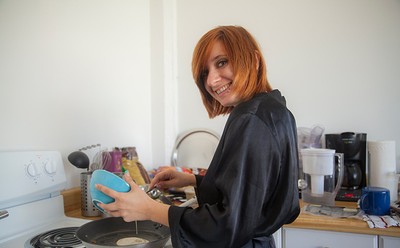 Chelsea Bell in Making Some Eggs from Cosmid
