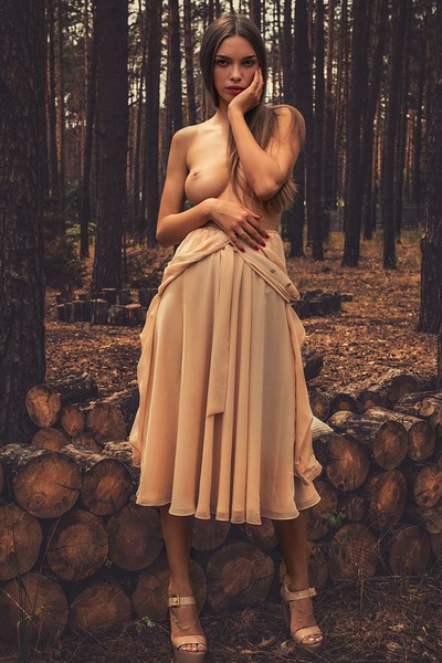 Alina in In The Wood from Photodromm