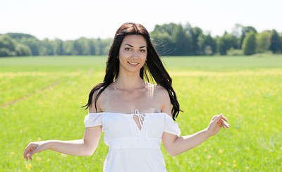 Annasia in Meadows 2 from Showy Beauty