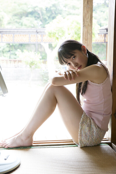 Romantic and effortlessly hottie Chisaki Morito bares her gorgeous body in Join Me In The Sun