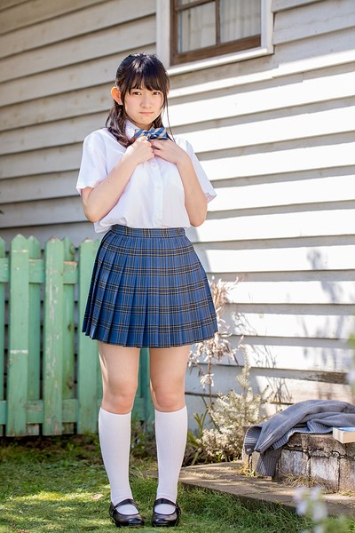Miruku Kawamura in Corner Girl Cutie from All Gravure