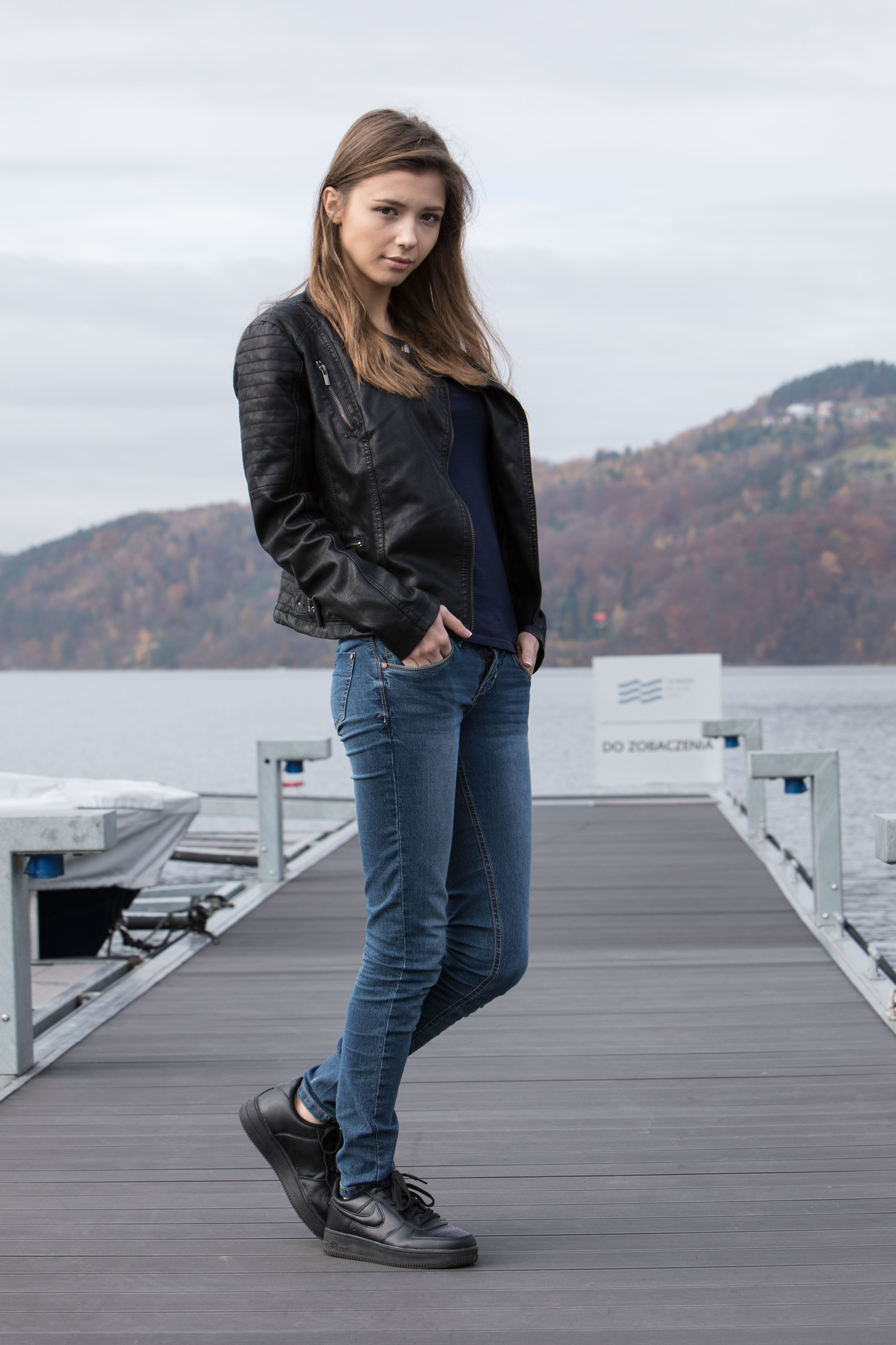 Mila in Denudeart set Boath Story