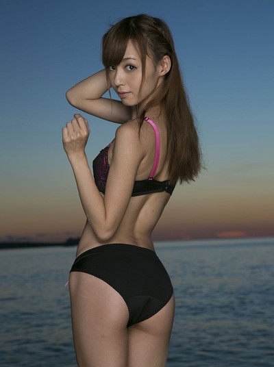 Aino Kishi in Perfect Skies 4 from All Gravure