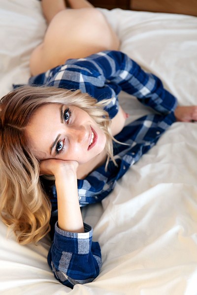 Adele in Hello My Love from Domingo View