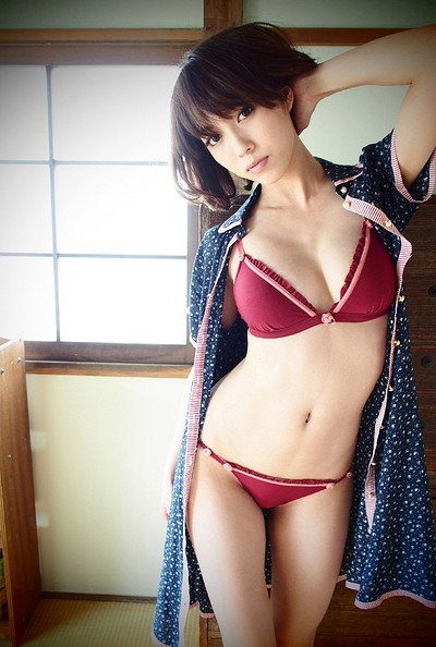 Mizuho Hata in Pool Fool Of Hata from All Gravure