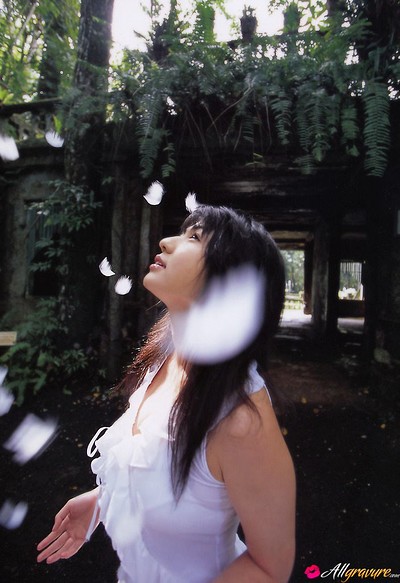 Nonami Takizawa in South from All Gravure