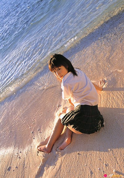 Risa Shimamoto in Risa In Wonderland from All Gravure