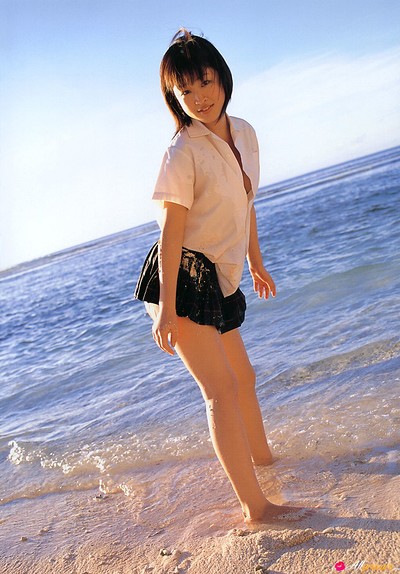 Risa Shimamoto in Risa In Wonderland from All Gravure