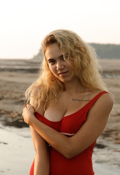 Sofia Orlova in On Gryaznyy Beach from Zishy