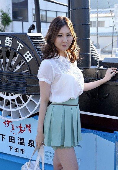 Yui Tatsumi in Trip To Town from All Gravure