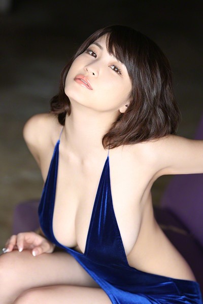 Asuka Kishi in Velvet Midnight from All Gravure