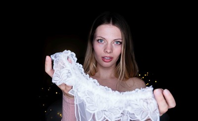 Sophie Sparks in Model Loves Dildos from Fitting Room