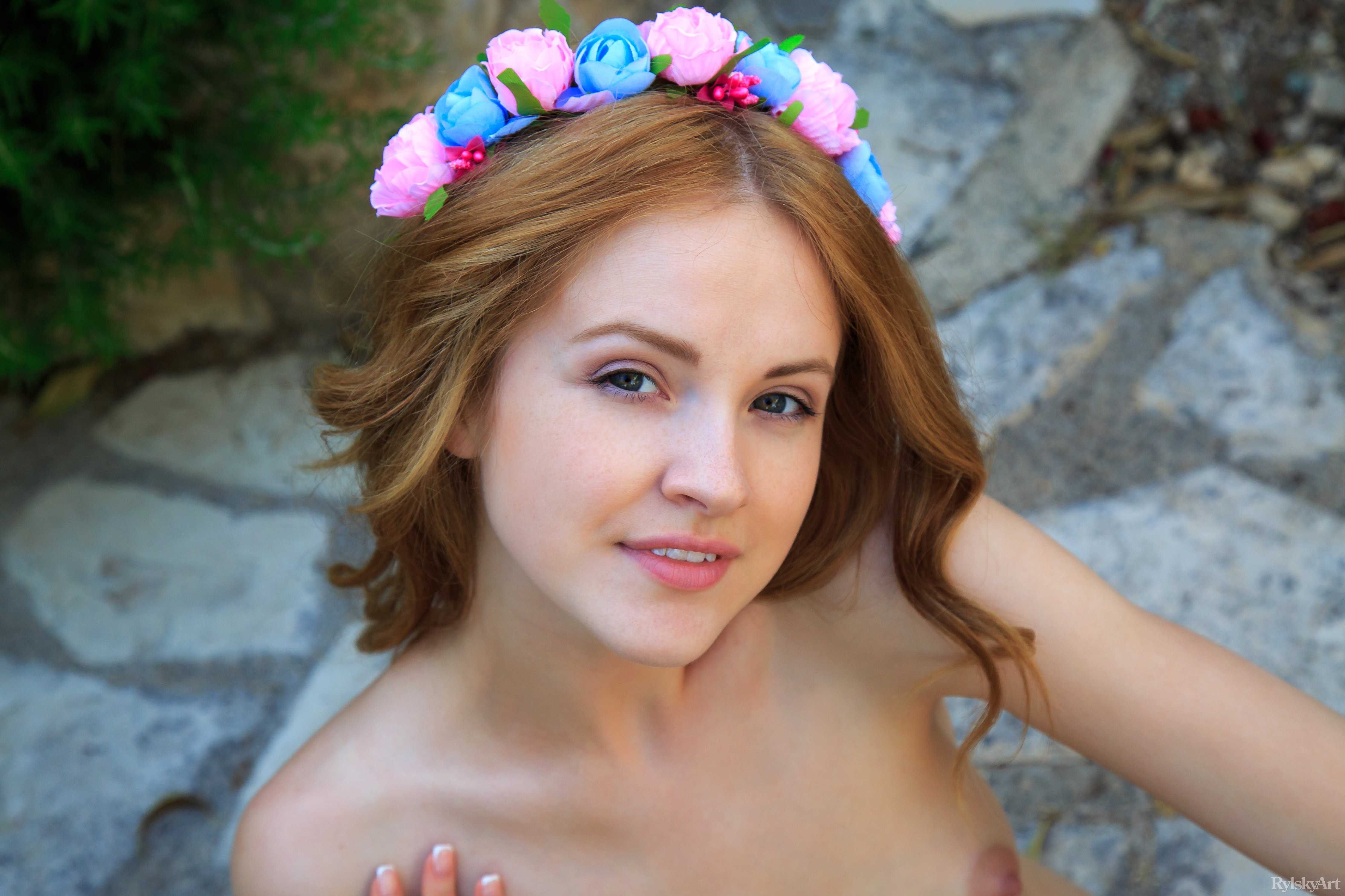 Alice May in Rylsky Art set Jardin
