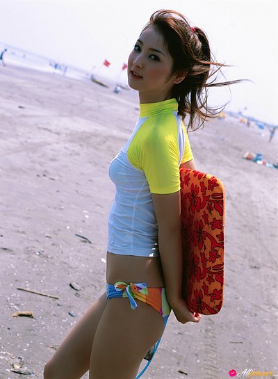 Nozomi Sasaki in The Greatest in the World Lovely Sisters from All Gravure